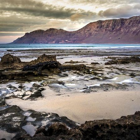 Famara Surf Apartment ภายนอก รูปภาพ