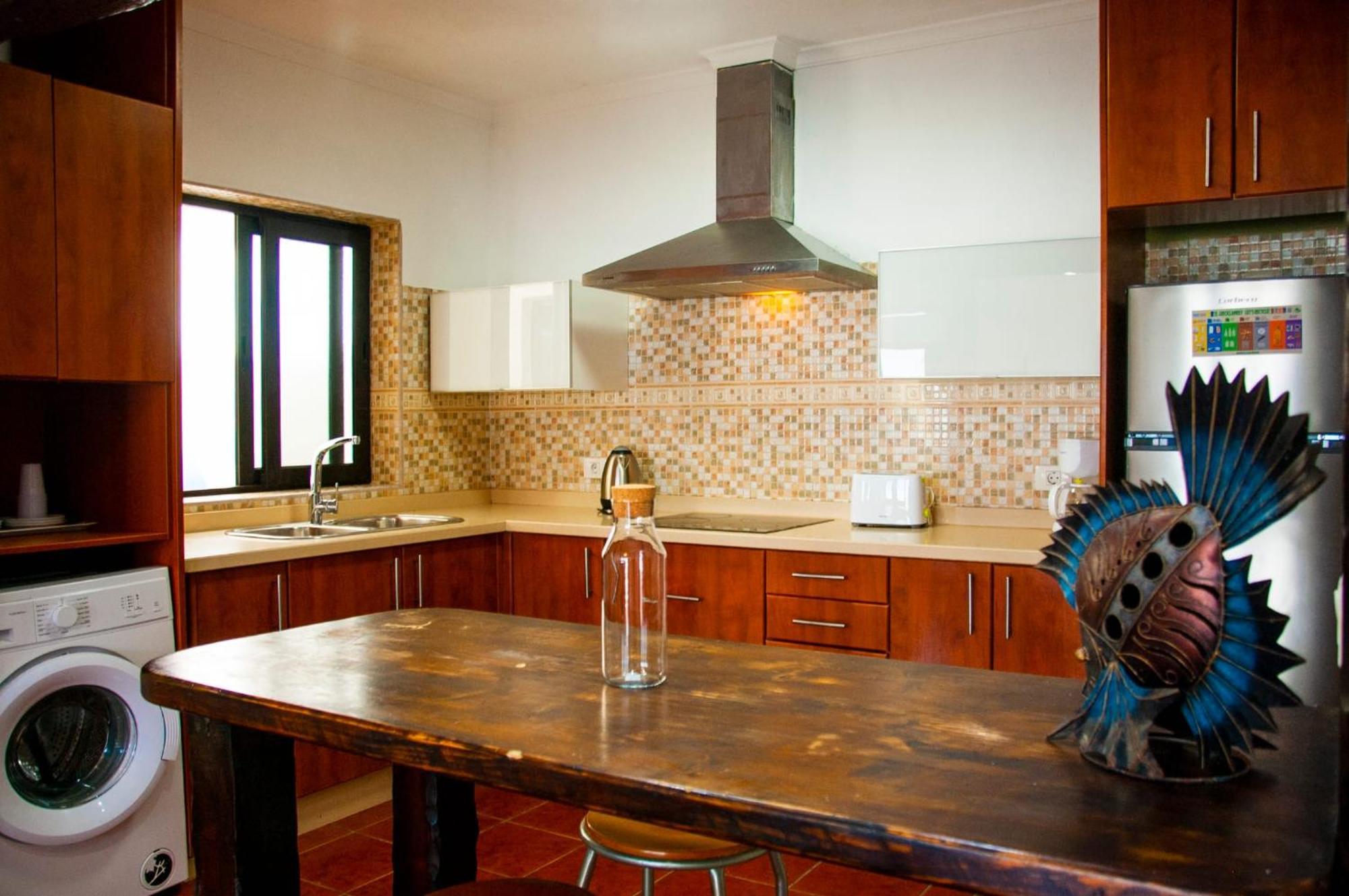 Famara Surf Apartment ภายนอก รูปภาพ